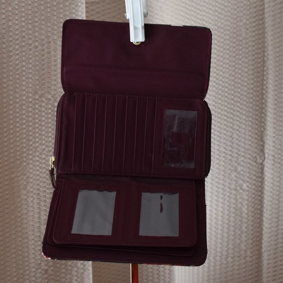 USED Wallet - Picture 4 of 15